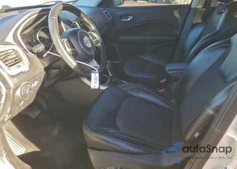 2018 Jeep Compass Latitude z USA, uszkodzony, nr VIN 3C4NJDBB0JT403019